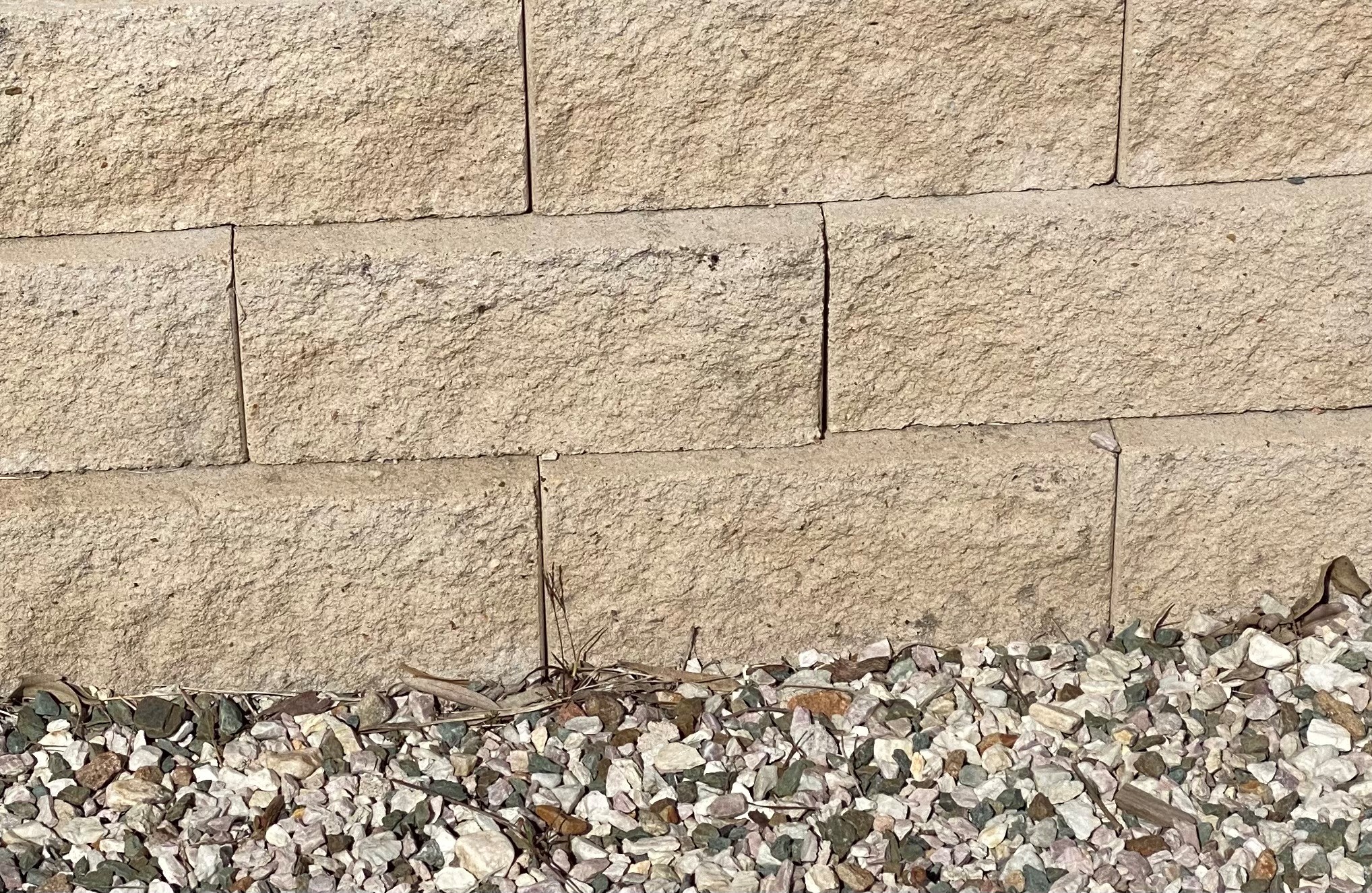 National-Masonry-gardenwall-flushface-beach-a